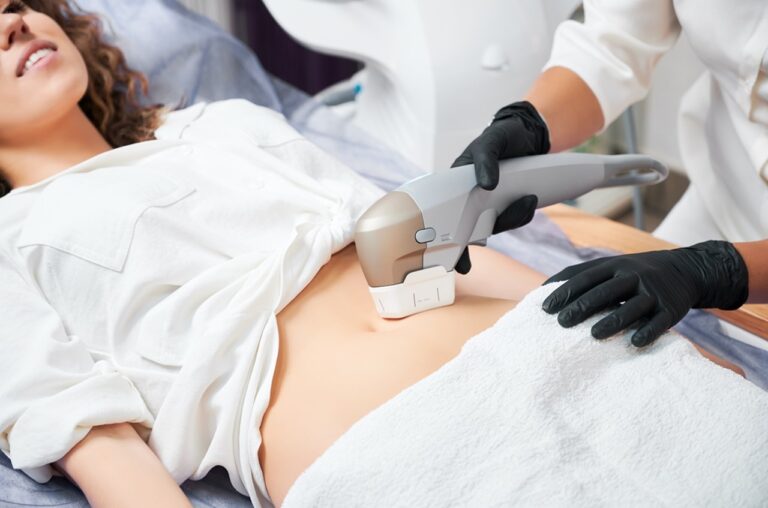 bodylifting on young woman